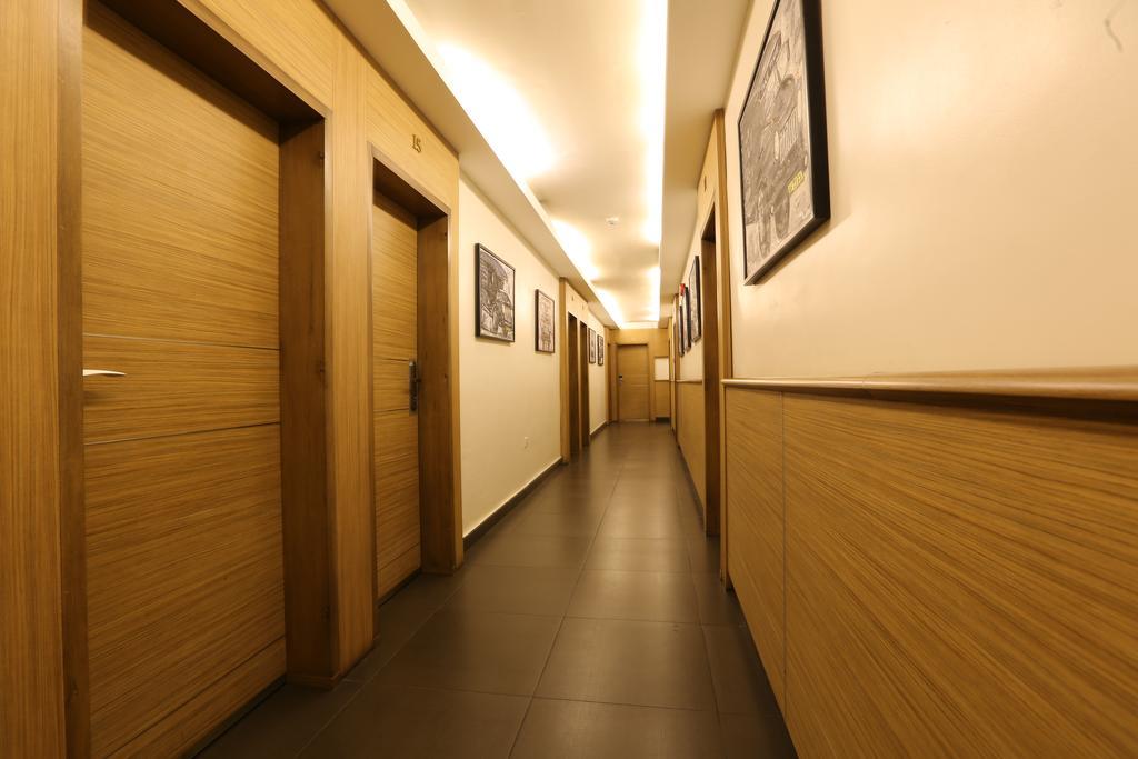 אקרה Frankie'S Foods And Rooms מראה חיצוני תמונה