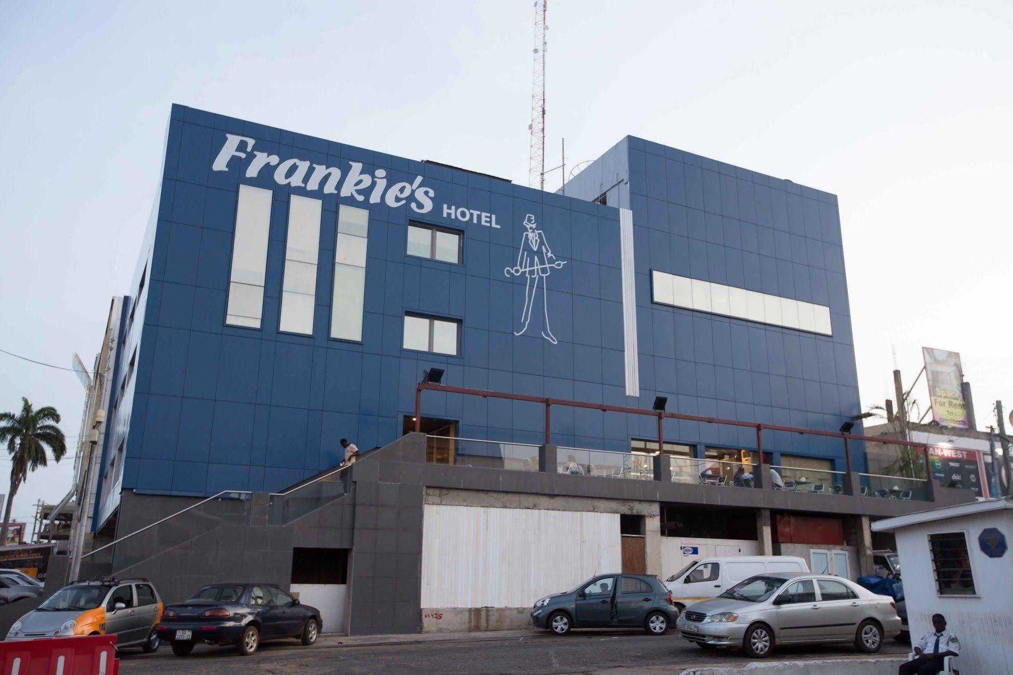 אקרה Frankie'S Foods And Rooms מראה חיצוני תמונה